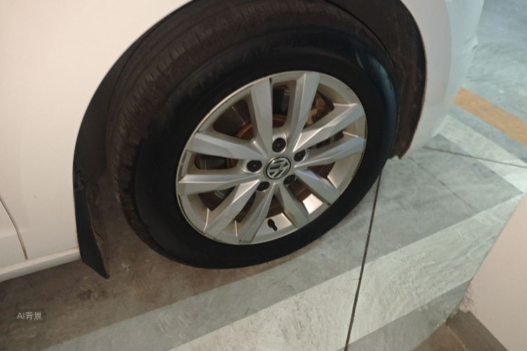 Volkswagen Touran 2018 car image #9