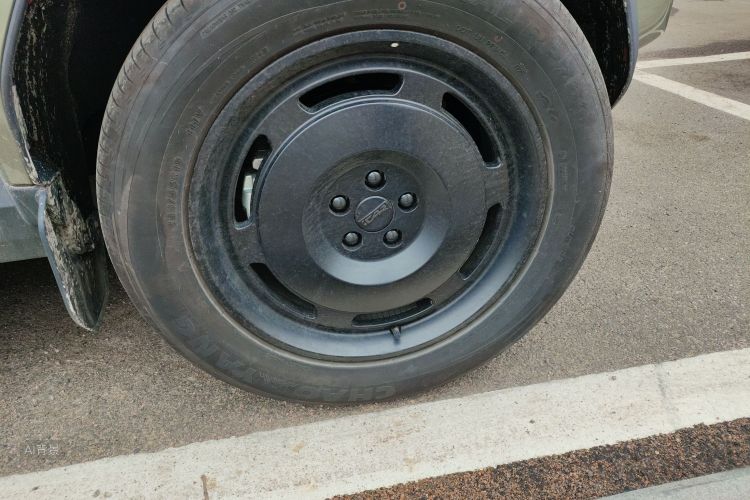2025 car image #9