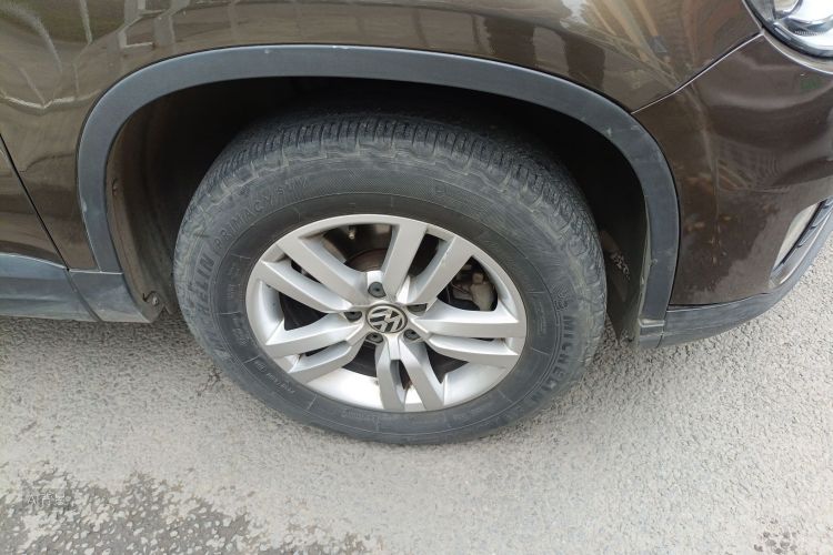 Volkswagen Tiguan 2015 car image #9