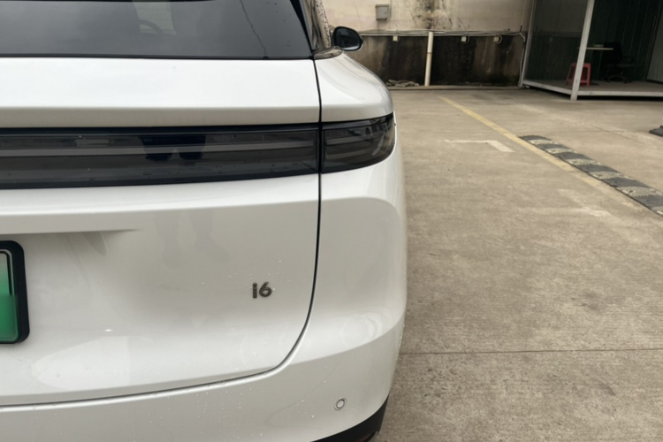 Li 2025 car image #9