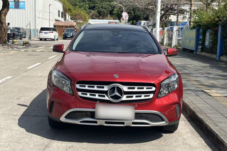 Mercedes-Benz GLA Class 2020 car image #9