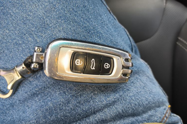 Vision X3 2018 car image #9