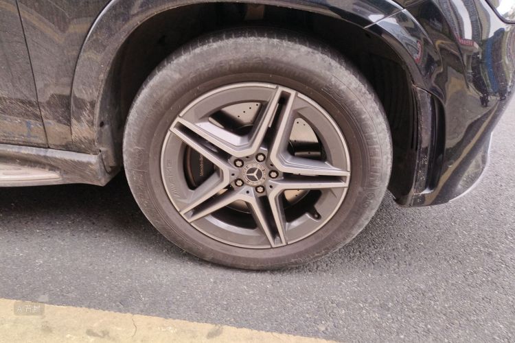 Mercedes-Benz GLE Class 2020 car image #9