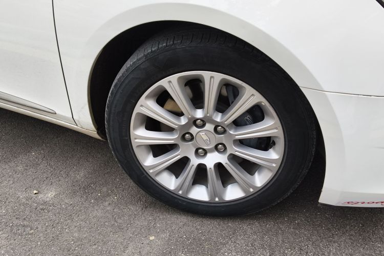 Volkswagen 2016 car image #9