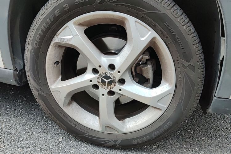 Mercedes-Benz GLA Class 2019 car image #9