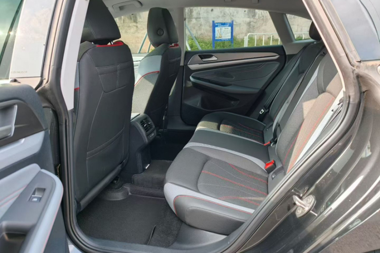 Volkswagen Lamando 2024 car image #9