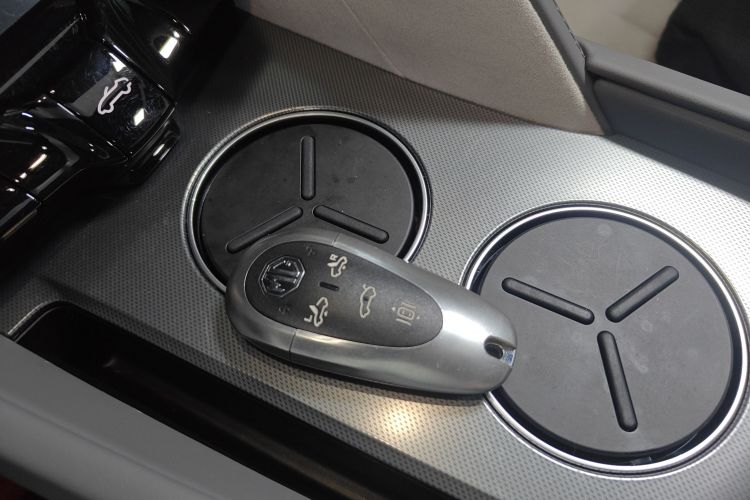 MG Cyberster 2024 immagine di auto #9