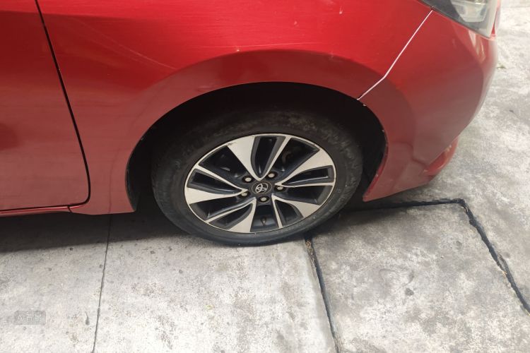 丰田 雷凌 2015 汽车图片 #9