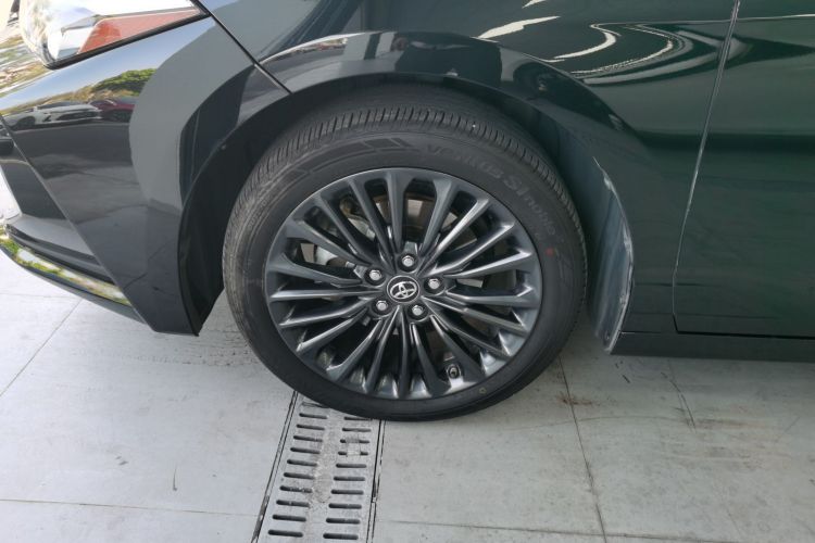 Toyota Avalon 2021 car image #9