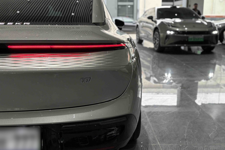 极氪 极氪007 2025 汽车图片 #9