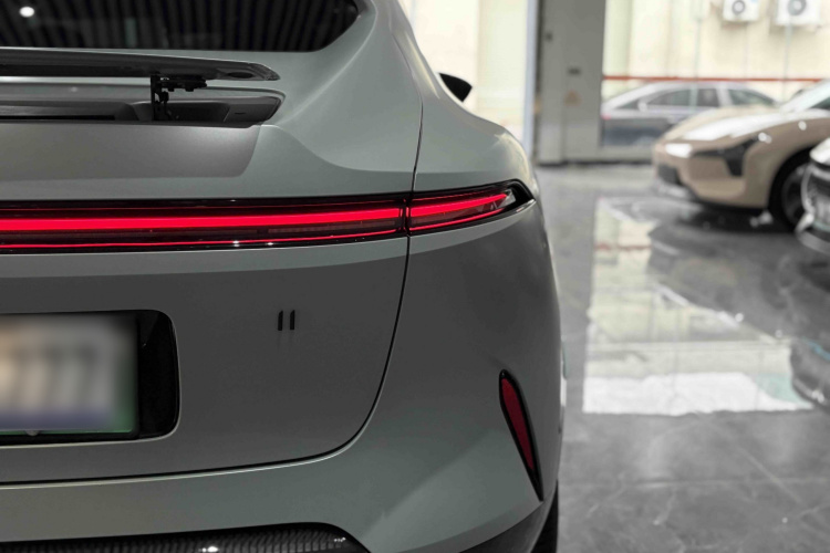 Avatr 11 2023 car image #9