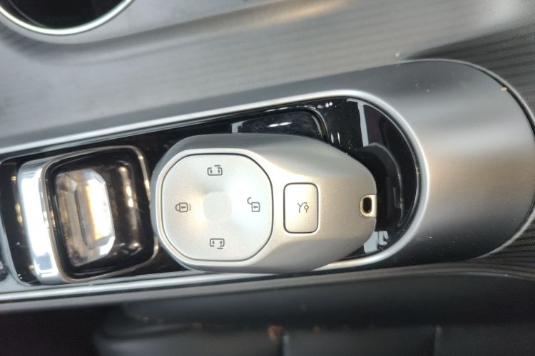 GAC Trumpchi E8 New Energy 2024 car image #9