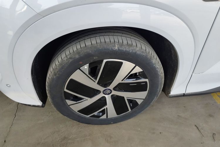 BYD Tang L 2025 immagine di auto #9