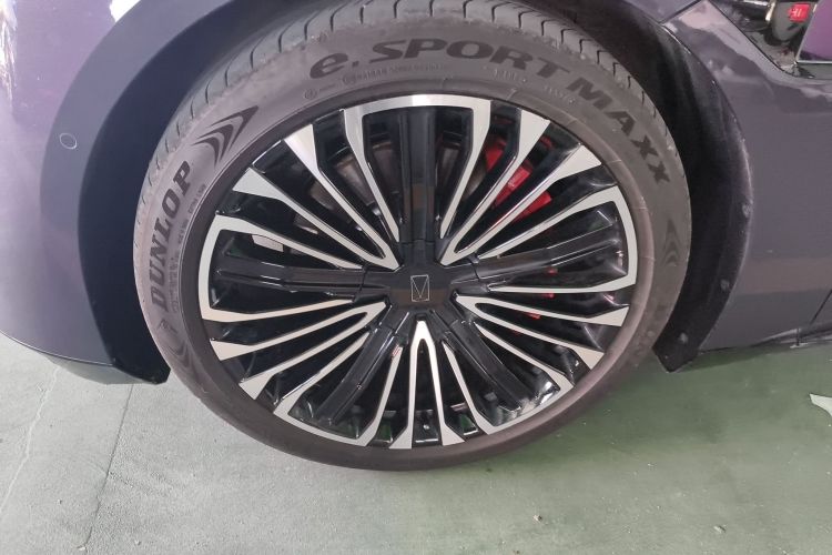 Avatr 12 2024 car image #9