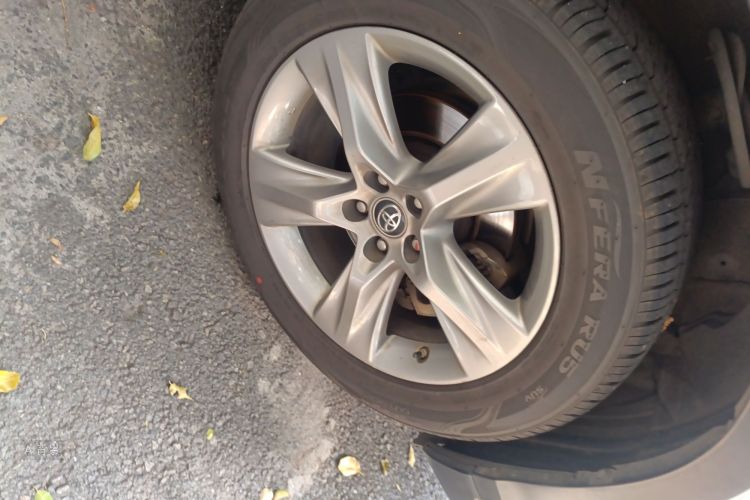 Toyota Highlander 2019 car image #9