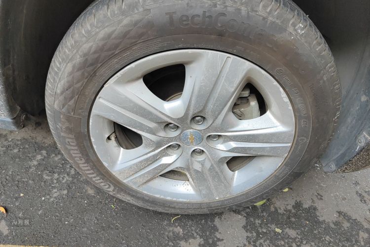 Chevrolet Tracker 2020 imagen de coche #9