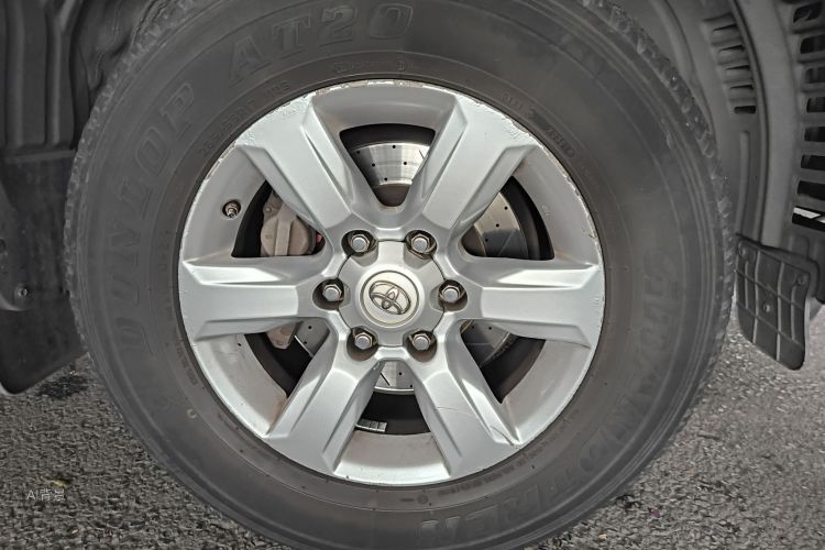 Toyota Land Cruiser Prado 2015 car image #9