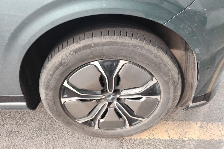 Xpeng G9 2023 car image #9