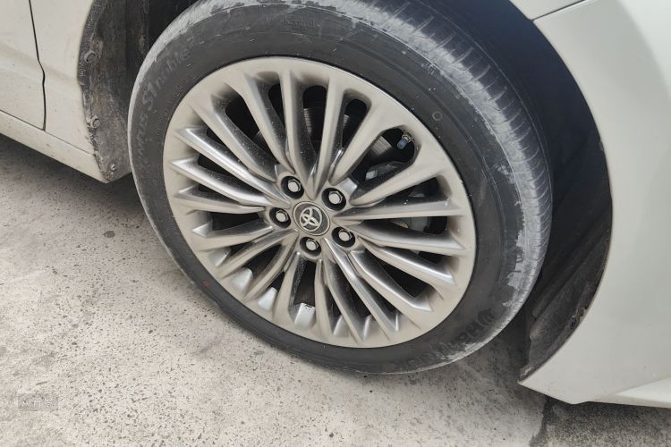 Toyota Avalon 2021 car image #9