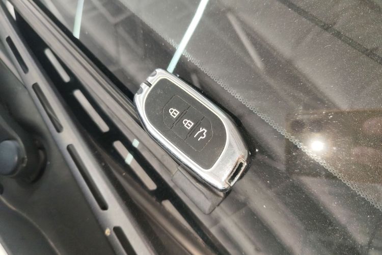 Forthing Yacht 2024 car image #9