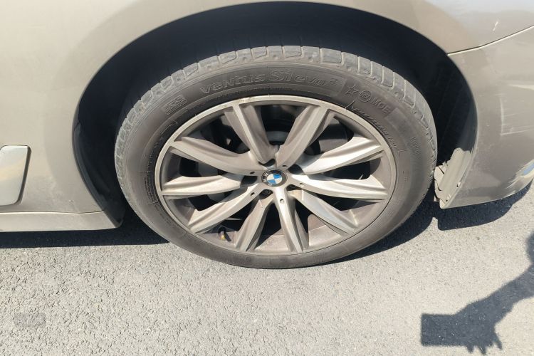 BMW 5 Series 2017 #9 BMW 5 Series 2017 car image #9