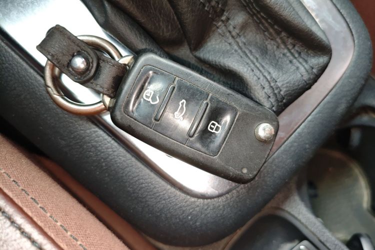 Volkswagen Tiguan 2015 car image #9