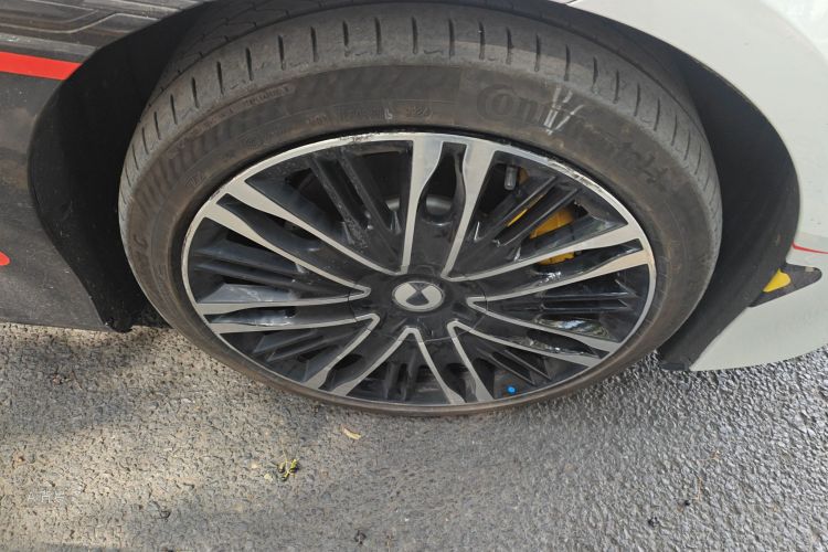 Denza Z9GT 2024 car image #9