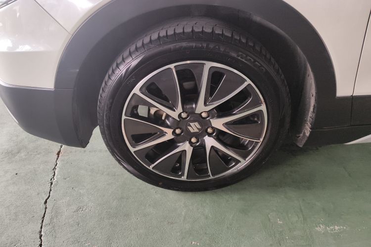 Suzuki S-Cross 2015 صورة سيارة #9