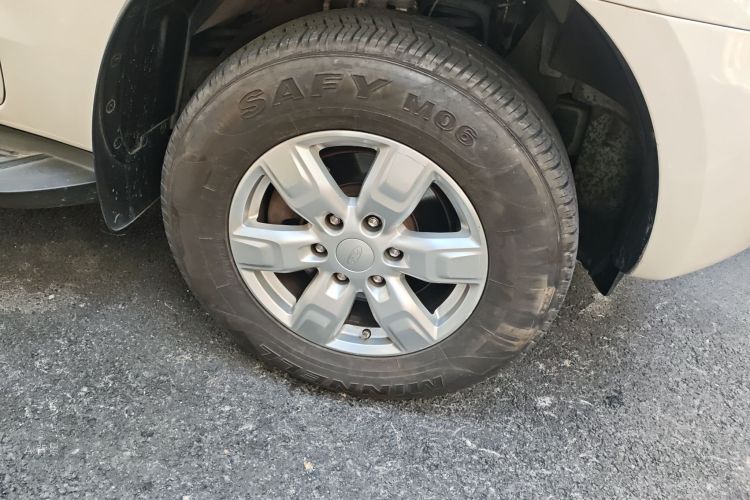 Ford Everest 2017 car image #9