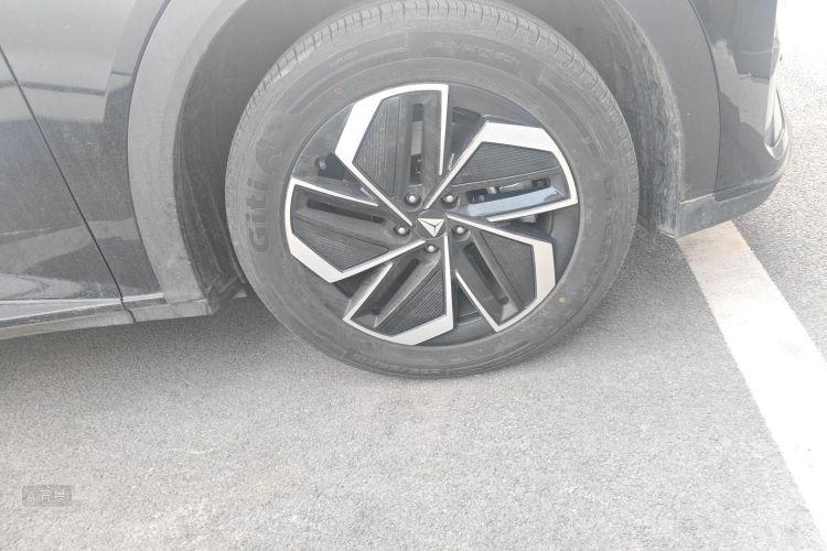 Deepal S07 2025 immagine di auto #9