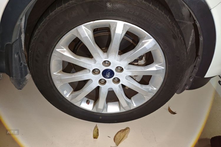 Ford Kuga 2015 car image #9