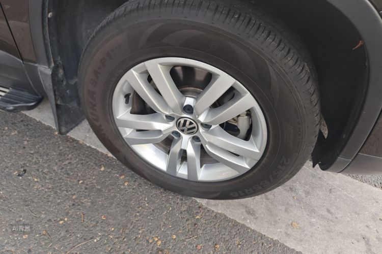 Volkswagen Tiguan 2016 car image #9