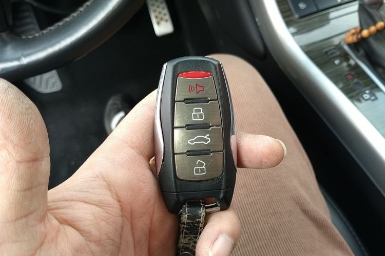 Haval H8 2015 صورة سيارة #9