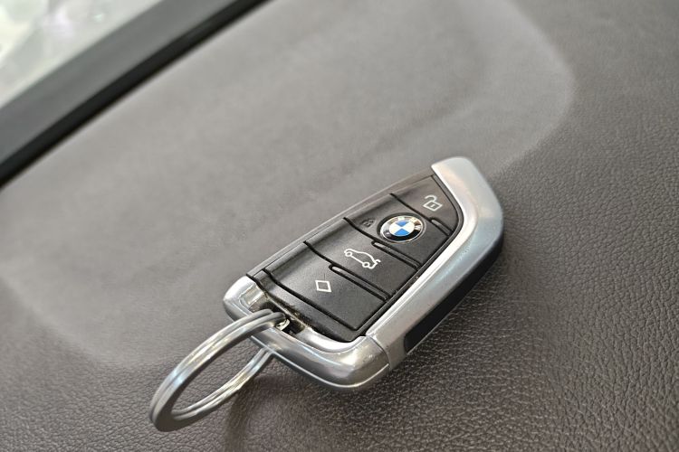 BMW 5 Series 2017 #9 BMW 5 Series 2017 car image #9