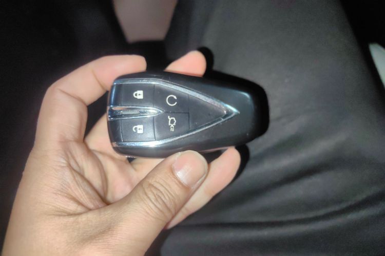 Changan UNI-K iDD 2022 car image #9