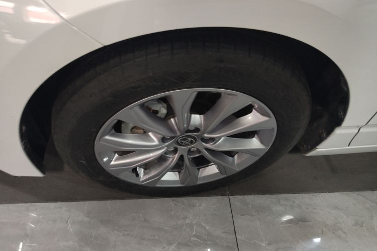 Toyota Avalon 2024 car image #9