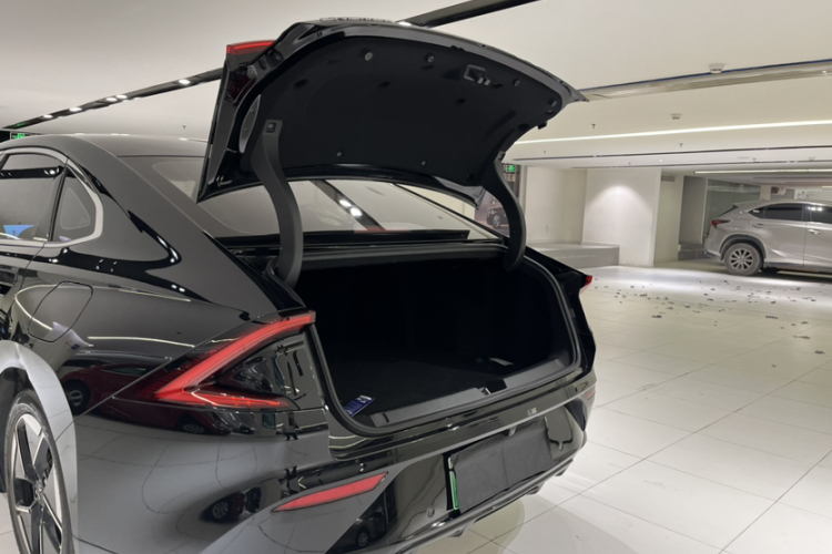 Wuling Starlight 2024 car image #9