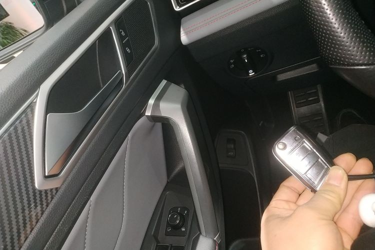 Volkswagen Tiguan X 2022 immagine di auto #9