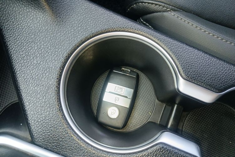 Kia KX5 2017 صورة سيارة #9