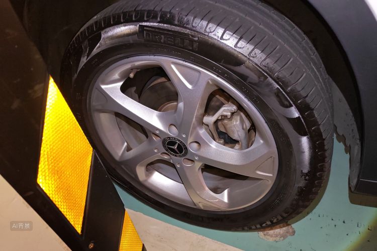 Mercedes-Benz GLA Class 2019 immagine di auto #9