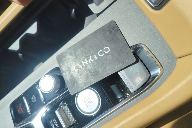 Lynk & Co 09 EM-P 2023 car image #9