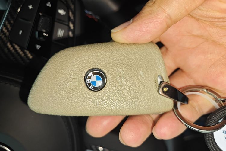 BMW M3 2024 immagine di auto #9