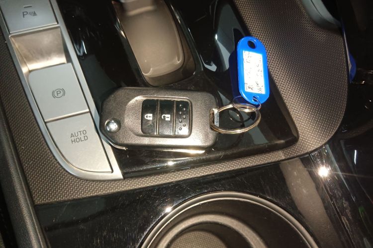 Hyundai Elantra 2024 immagine di auto #9