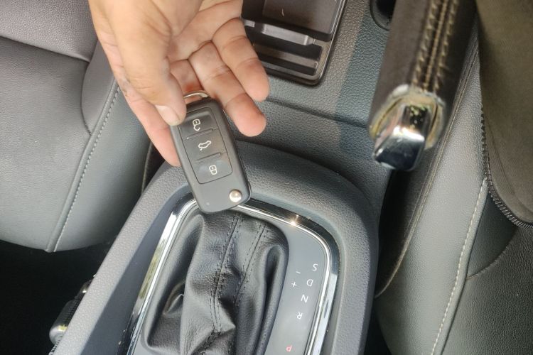 Volkswagen Sagitar 2018 صورة سيارة #9