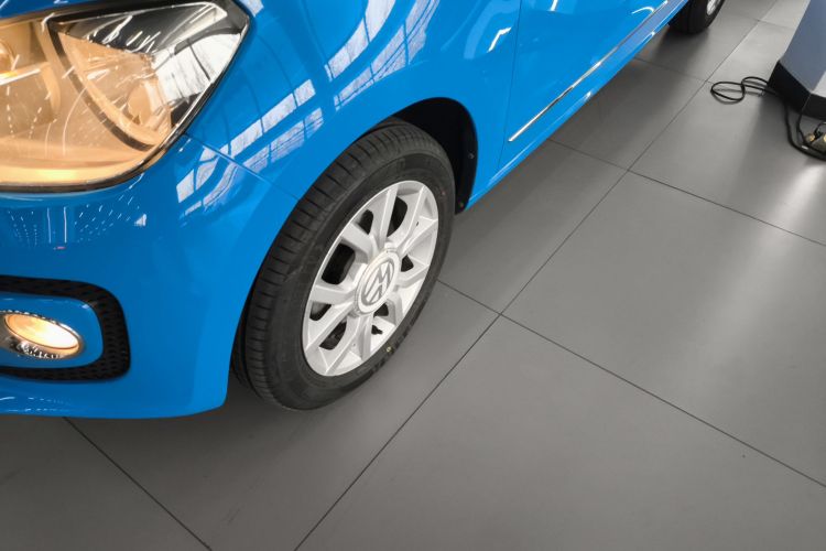 Volkswagen up! 2016 car image #9