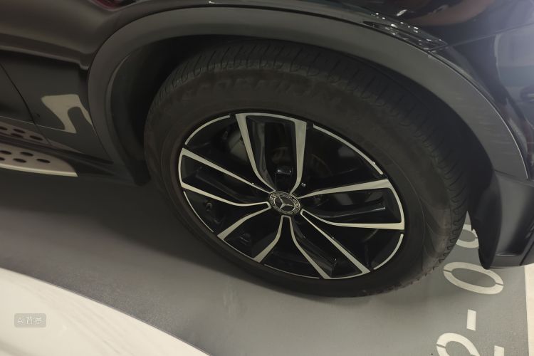 Mercedes-Benz GLC Class 2020 car image #9