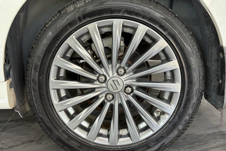 Suzuki Ciaz 2017 изображение автомобиля #9