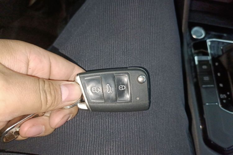 Volkswagen Tiguan X 2023 immagine di auto #9