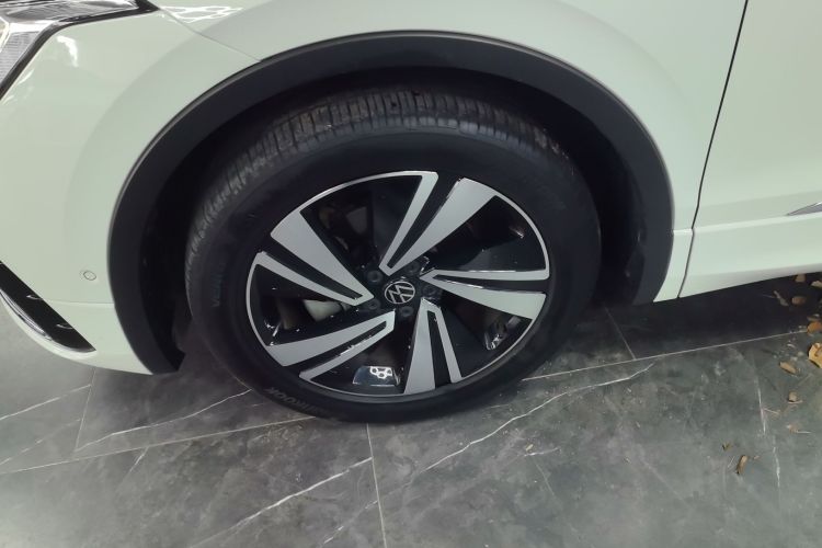 Volkswagen Tiguan X 2023 car image #9