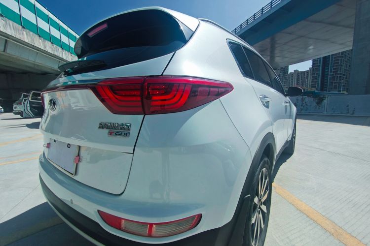 Kia KX5 2017 صورة سيارة #9